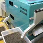 茨城製粉 工場内のそば選別機による選別作業の様子 サムネイル